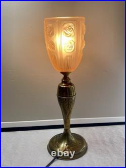 Charmante Lampe à Poser Ancienne Art Déco en Laiton et Verre Rose Moulé Pressé