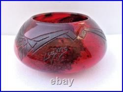 Coupe Art? Déco en verre rouge gravé à l'acide signée Legras