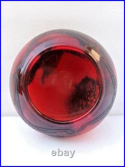 Coupe Art? Déco en verre rouge gravé à l'acide signée Legras