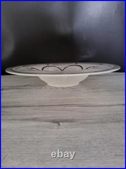 Coupe à fruits en verre blanc moulé givré Les arceaux signé Verlys Art Déco
