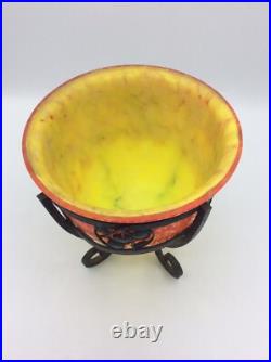 Coupe en verre soufflé moucheté et fer forgé martelé signé Moda Art Déco