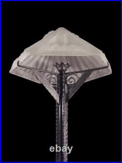 Degué Grande Lampe Art Déco En Fer Forgé Et Dôme En Verre Pressé Signé 1930