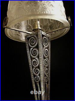 E. Marron & Hanots Grande Lampe Art Déco Fer Forgé & Obus En Verre Pressé 1930