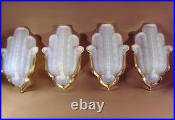 EJG EZAN Série de quatre appliques d'angle art déco verre opalescent signées