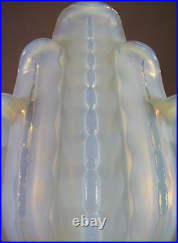 EJG EZAN Série de quatre appliques d'angle art déco verre opalescent signées
