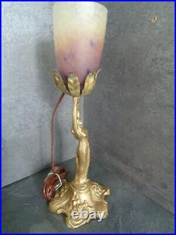 Femme art nouveau / art deco lampe statue en bronze pâte de verre schneider
