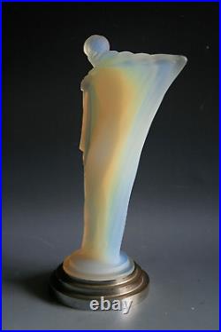 Figurine En Verre Opalescent Art Deco Etling Nue Au Bras Tendu