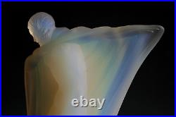 Figurine En Verre Opalescent Art Deco Etling Nue Au Bras Tendu