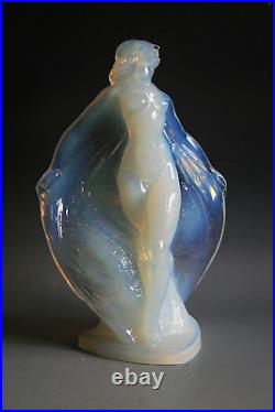 Figurine En Verre Opalescent Art Deco Sabino Isadora Duncan