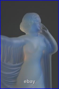 Figurine En Verre Opalescent Art Deco Sabino Tangara