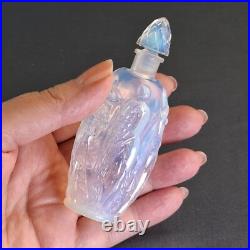 Flacon à Parfum Verre Opalescent Nymphes Nues Dansantes Verrier Sabino Art Déco