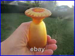 Flacon de parfum ancien Margerite en verre givré émail Art déco