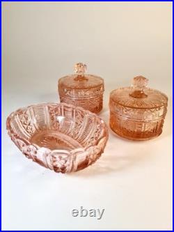 Garniture de toilette Art Déco rose poudré Verrerie de Scailmont