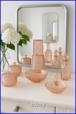 Garniture de toilette Art Déco rose poudré Verrerie de Scailmont