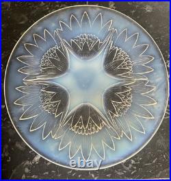 Grand Plat Aux Lotus Signé d'Avesn En Verre Opalescent Art Déco