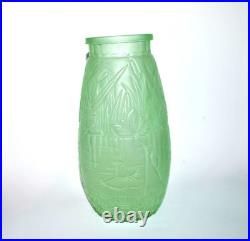 Grand Vase ART DECO en verre vert dichroïque uranifère OURALINE 1920