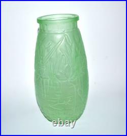 Grand Vase ART DECO en verre vert dichroïque uranifère OURALINE 1920