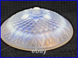 Grande Coupe Art Deco Verre Opalescent Décor Relief Geometrique Glass Cup