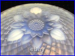 Grande Coupe Art Deco Verre Opalescent Décor Relief Geometrique Glass Cup