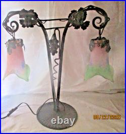 Grande Lampe Art Deco En Fer Forgé 2 Tulipes Pate De Verre Le Verre Francais