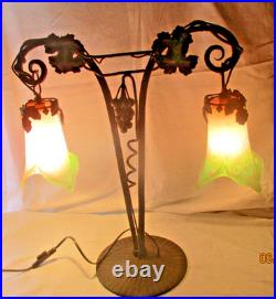 Grande Lampe Art Deco En Fer Forgé 2 Tulipes Pate De Verre Le Verre Francais