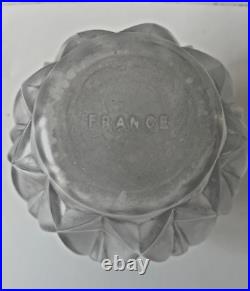HUNEBELLE André Vase modèle Prisme verre blanc poli et dépoli art déco