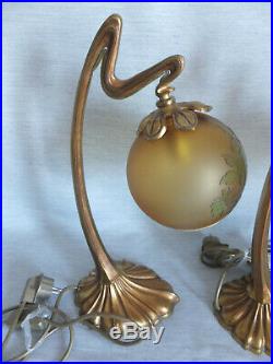 Importante Paire De Lampe En Bronze Et Verre Coloré Style Art Nouveau