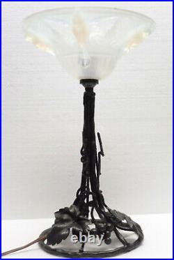 Jolie LAMPE art-déco fer forgé abat-jour verre opalescent marque oiseaux 1930