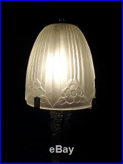 L. Ravaud Et Sonover Lampe Art Déco En Fer Nickelé & Tulipe En Verre Pressé 1930