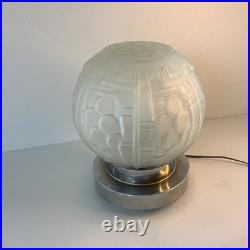 Lampe Art Deco Globe Fleur Stylisées Verre Attribué Vianne 1930