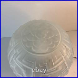 Lampe Art Deco Globe Fleur Stylisées Verre Attribué Vianne 1930