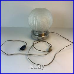 Lampe Art Deco Globe Fleur Stylisées Verre Attribué Vianne 1930