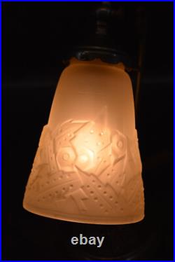 Lampe En Bronze Art Deco Décor Ange Et Pate De Verre Muller ref AP137