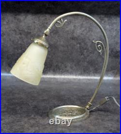 Lampe En Bronze Art Deco Décor Ange Et Pate De Verre Muller ref AP137