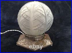 Lampe / Globe Montgolfiere Verre Moule Art Deco