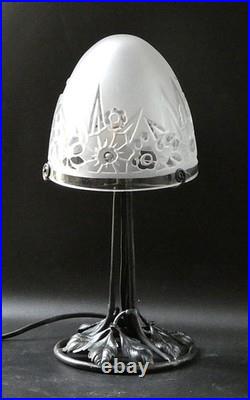 Lampe époque Art Déco fer forgé et globe gravé acide ERA Muller Daum