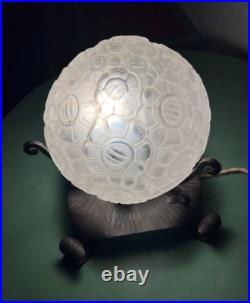 Lampe globe En Verre Moulé -Art déco