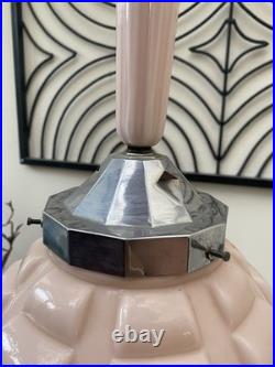 Lampe suspendue Art déco en opaline rose et chrome