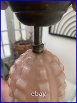 Lampe suspendue Art déco en opaline rose et chrome