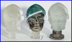 Lot 11 bouchons de bouteille flacon anthropomorphe en verre moulé Art Déco 1930