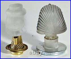 Lot 11 bouchons de bouteille flacon anthropomorphe en verre moulé Art Déco 1930