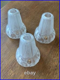 Lot 3 Tulipes décor de Fruits verre moulé pressé art Deco à identifier