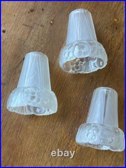 Lot 3 Tulipes décor de Fruits verre moulé pressé art Deco à identifier