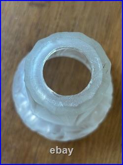 Lot 3 Tulipes décor de Fruits verre moulé pressé art Deco à identifier