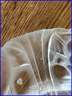 Lot 3 Tulipes décor de Fruits verre moulé pressé art Deco à identifier