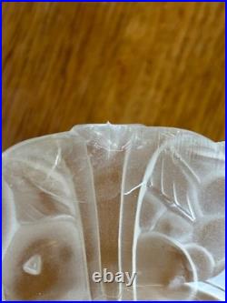 Lot 3 Tulipes décor de Fruits verre moulé pressé art Deco à identifier