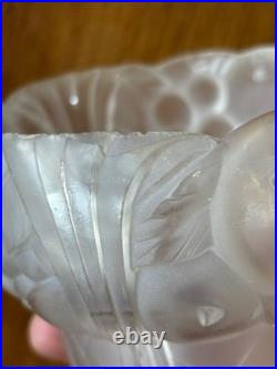 Lot 3 Tulipes décor de Fruits verre moulé pressé art Deco à identifier