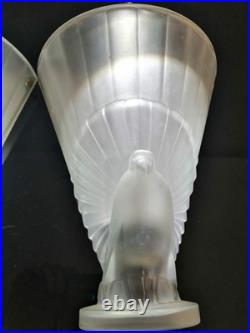 Lot de deux appliques murale art-déco colombe en verre moulé une à restaurer