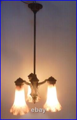 Lustre Art Déco En Bronze Ou Laiton 3 Tulipes Pate De Verre French Lamp