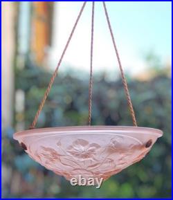 Lustre Art Déco ancien en verre rose moulé Suspension fleurie vintage Lustre Art Déco ancien en verre rose moulé Suspension fleurie vintage
